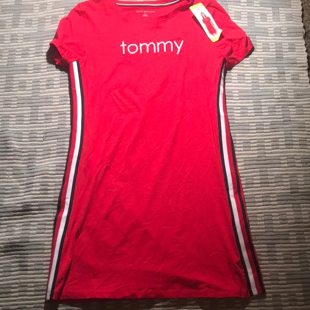 🔥brand new🔥Tommy Hilfiger dress in red